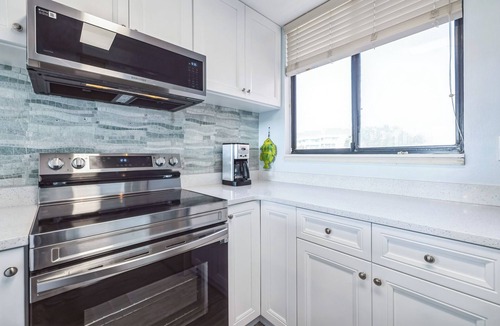 Pensacola Beach Condo | Beachfront, fantastic Gulf views. Sleeps 6. New kitchen, more upgrades for 2025.