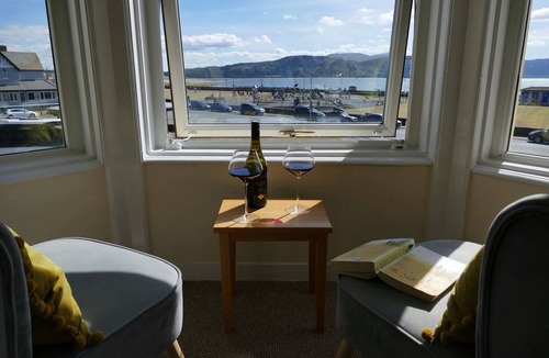 Llandudno Apartment | Beachfront, Homely Apartment in Llandudno