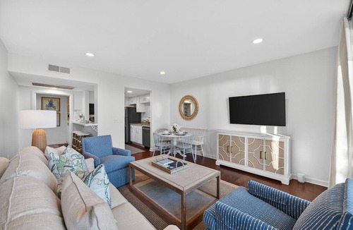 West Beach Village Condo | BEACHFRONT Kiawah Villa! 2BR Upscale, Modern! Great West Beach Location!