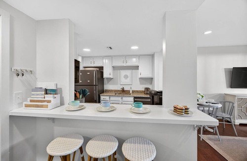 West Beach Village Condo | BEACHFRONT Kiawah Villa! 2BR Upscale, Modern! Great West Beach Location!