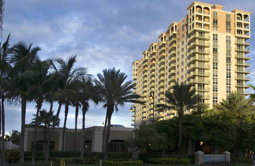 Hallandale Beach Condo | BEACHFRONT LUXURIOUS CONDO