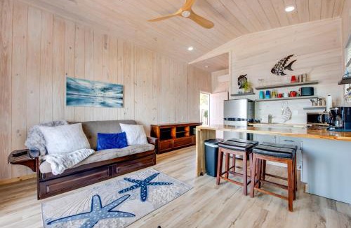 Carrabelle House | Beachfront Retreat with Dock in Lanark Village!