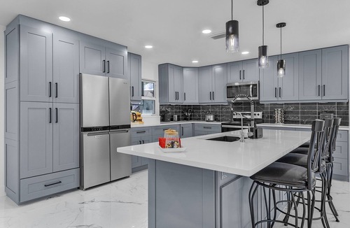 Iona House | Beachside Bliss: 3.7 Miles to Beach 4.2 Miles to Sanibel Causeway Pool Table