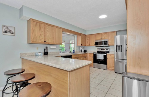 Englewood House | Beachside Bliss: Family-Friendly