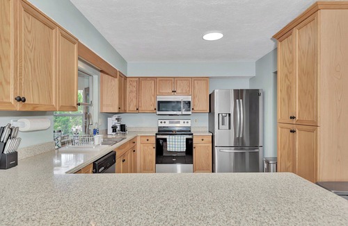 Englewood House | Beachside Bliss: Family-Friendly