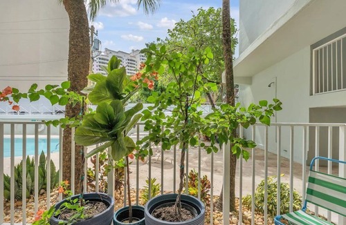 Key Biscayne House | Beachside Bliss: One-Bedroom perfect vacation parking included