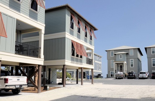 Orange Beach House | Beachside Cottage 2BR-3BA. Now booking for Summer!