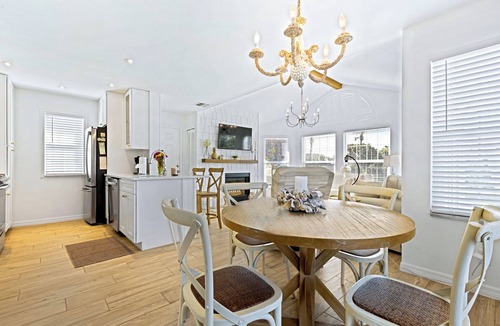 New Smyrna Beach Condo | Beachside Elegance: Pool, Spa, Luxury Retreat/Sun Beach Club 888