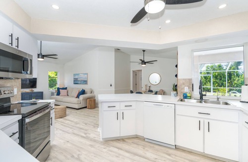 Englewood East House | Beachside Getaway Minutes from the Gulf - Heated Pool - Sleeps 8