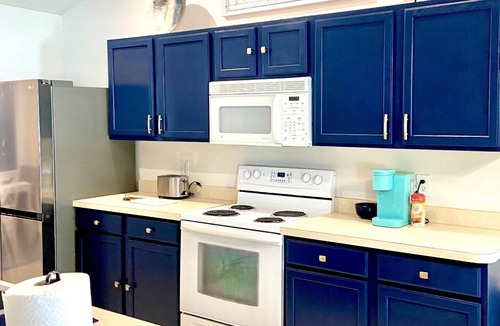 Pooler House | 🏖Beachy Blue Haven near Savannah-3 Bed, 2 Bth