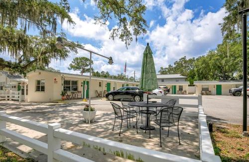 Safety Harbor House | Beachy Bungalow 111