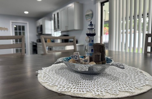 Cocoa House | Beachy Cocoa Home Near Cruise Port W/Hot Tub