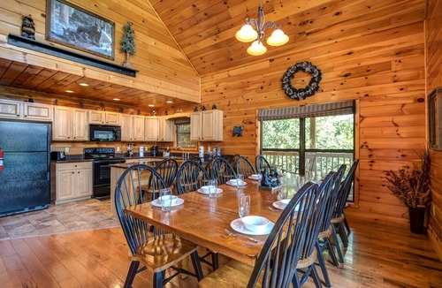 Sevierville Cabin | Bear Hunter | Breathtaking Views, Game Room + EV Charging On-Site