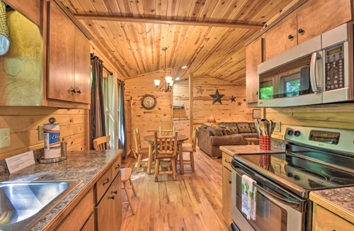 Helen Cabin | Bear Paw near Helen, Wineries & Hiking!