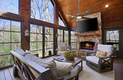 Mineral Bluff House | Bear Walk, Relax on the Toccoa River