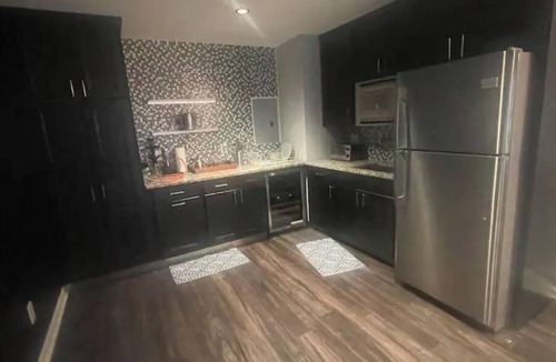 Conyers House | Beautiful 1 bedroom guess house with a pool table