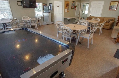 Surfside Beach Apartment | Beautiful 1 bedroom unit at resort, sleeps 4