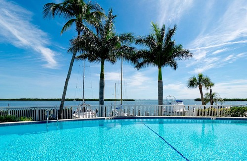 Whitney Beach Condo | Beautiful 2/2 bay veiw unit! Fall dates are filling up quick, book yours today!