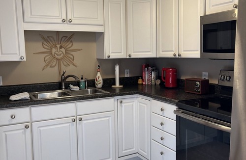 Bradenton Beach House | Beautiful 2BD beach house on Anna Maria Island!
