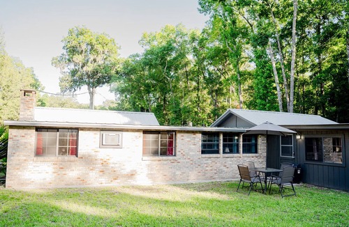 Old Town House | Beautiful 3-bedroom River House in Old Town FL with AC and Wi-Fi, Enjoy!