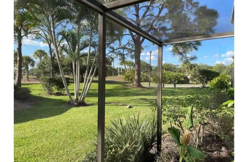 The Meadows House | Beautiful 3 bedroom townhouse
