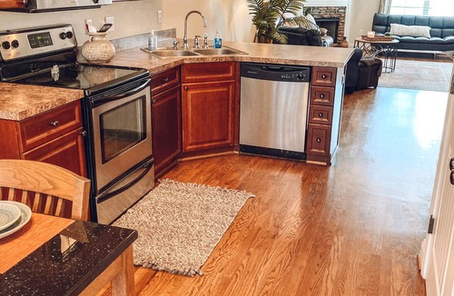 Hoover House | Beautiful 4 Bedroom Townhome close to Hoover Met, RTJ, Shopping and Dining.