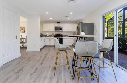 Lake Wilson Preserve House | Beautiful 5Bd Single Family w/ Game Room @ 106 Lake Wilson Preserve