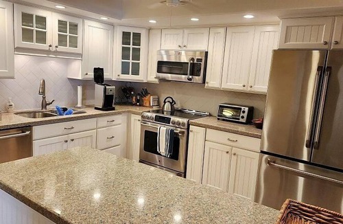 South Island Condo | Beautiful 9th Floor Beachfront Condo At Island Winds - Free Wifi, Central.