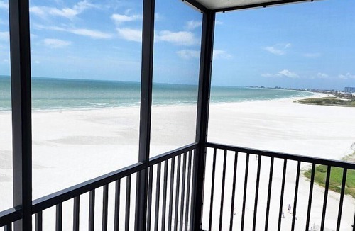 South Island Condo | Beautiful 9th Floor Beachfront Condo At Island Winds - Free Wifi, Central.