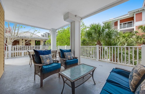 Baytowne Wharf Condo | Beautiful condo w/shared pool & hot tub, private W/D - near the beach