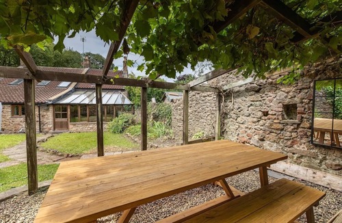 Chilcompton House | Beautiful Cottage nr Mendip Hills, Private Parking