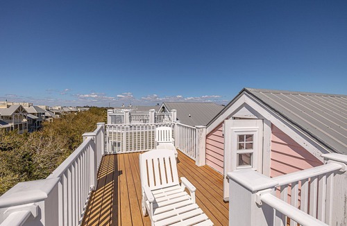 Saint Simons Island Cottage | Beautiful cottage with community pool and ocean views