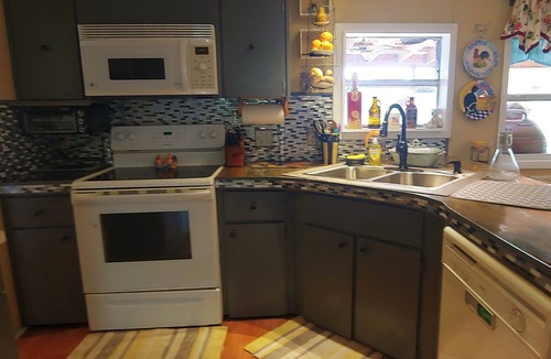Keystone House | Beautiful Country Setting on Private Fishing Pond, Fishing Rods Boat included!