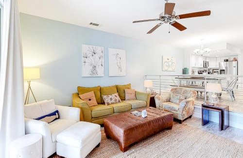 Sandestin House | Beautiful gem at Bayou Village golf cart WiFi & resort pools