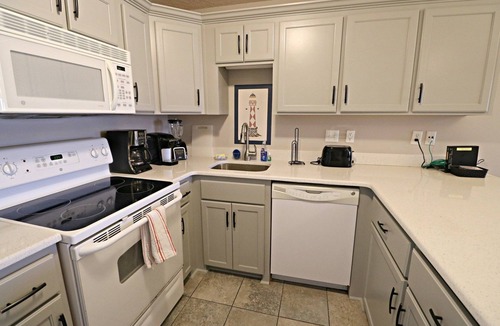 Crescent Beach Apartment | Beautiful, Ground Floor, Just Steps From the Pool & Beach! Also has Boat Ramp