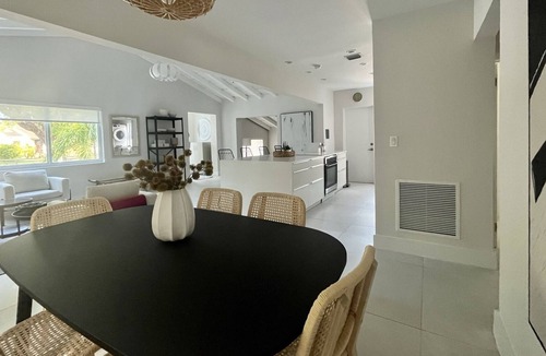 The Roads House | Beautiful house in a quiet neighborhood close to everything