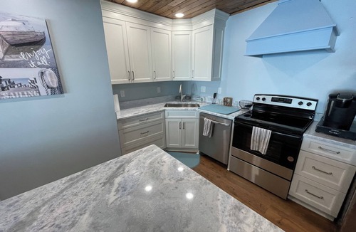 Seneca Apartment | Beautiful Lake Keowee Flat minutes from Clemson University.