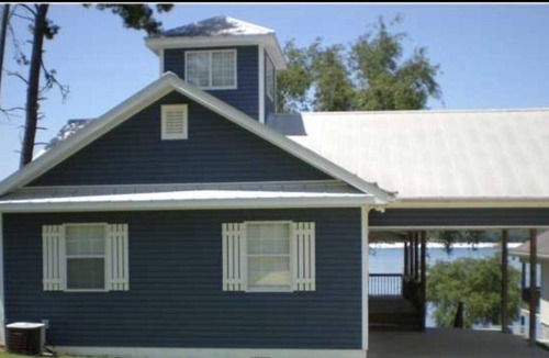 Chipley House | Beautiful Lakefront home 25 minutes from Panama City Beach .