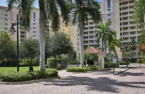 Vanderbilt Beach Condo | Beautiful Naples Condo Regatta @ Vanderbilt Beach. Newly redecorated.