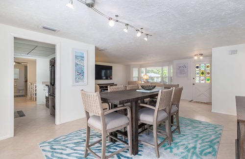 Sarasota House | Beautiful Pool Home minutes from Siesta Key Beach and siesta village.