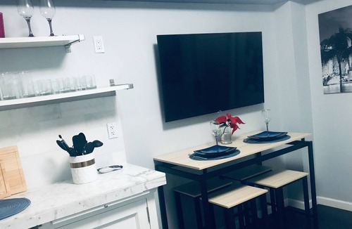 El Portal Apartment | Beautiful Private Apartment in Miami Historic Home
