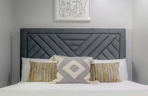 SoHo House | Beautiful Private Bungalow near Hyde Park!