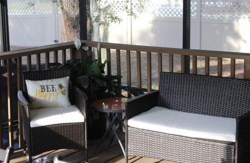 Eustis House | Beautiful retreat, hot tub & outdoor living space.