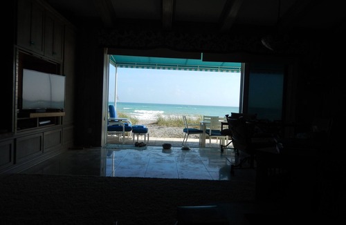 Hobe Sound House | Beautiful Secluded Beach House on prestigious Jupiter Island.n30 Day Minimum
