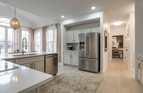 Franklin House | Beautiful, Sleek, and Modern 4 bdr Home Away from Home!