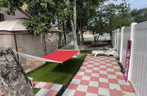 North Lauderdale House | Beautiful & spacious Backyard for gatherings and events in North Lauderdale!