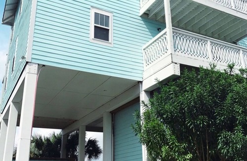 Crawfordville House | Beautiful Spacious Beach Home with available boat dock