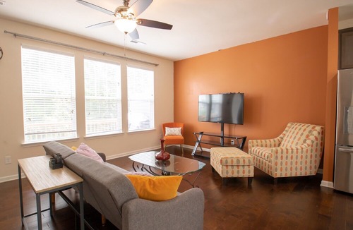 Sharonbrook Hotel | Beautiful Townhome Downtown Charlotte