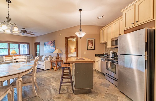 Eatonton Villa | Beautiful Tuscan style waterfront villa with private dock slip.