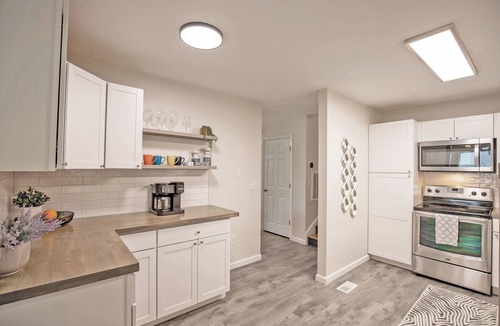 Seneca House | Beautiful Updated Clemson Lake House - 4 Miles from Downtown Clemson and the Stadium